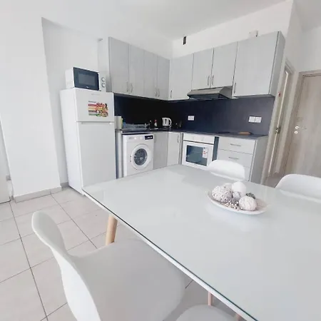 One Bedroom Centre Apartment